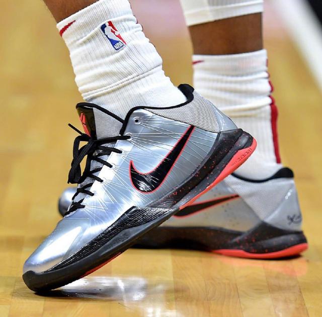 到河道插眼 到河道插眼