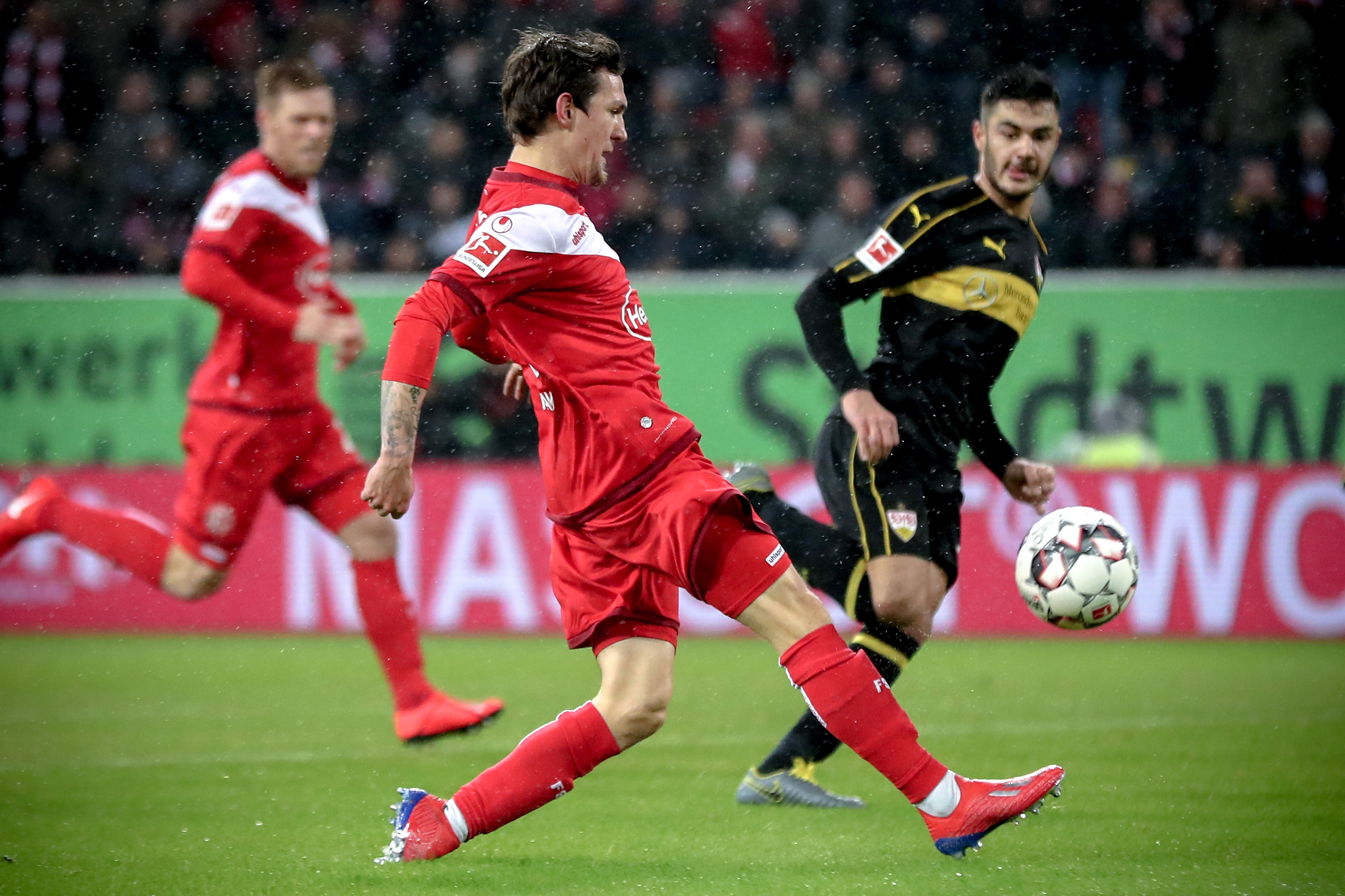 球队用一场 球队用一场